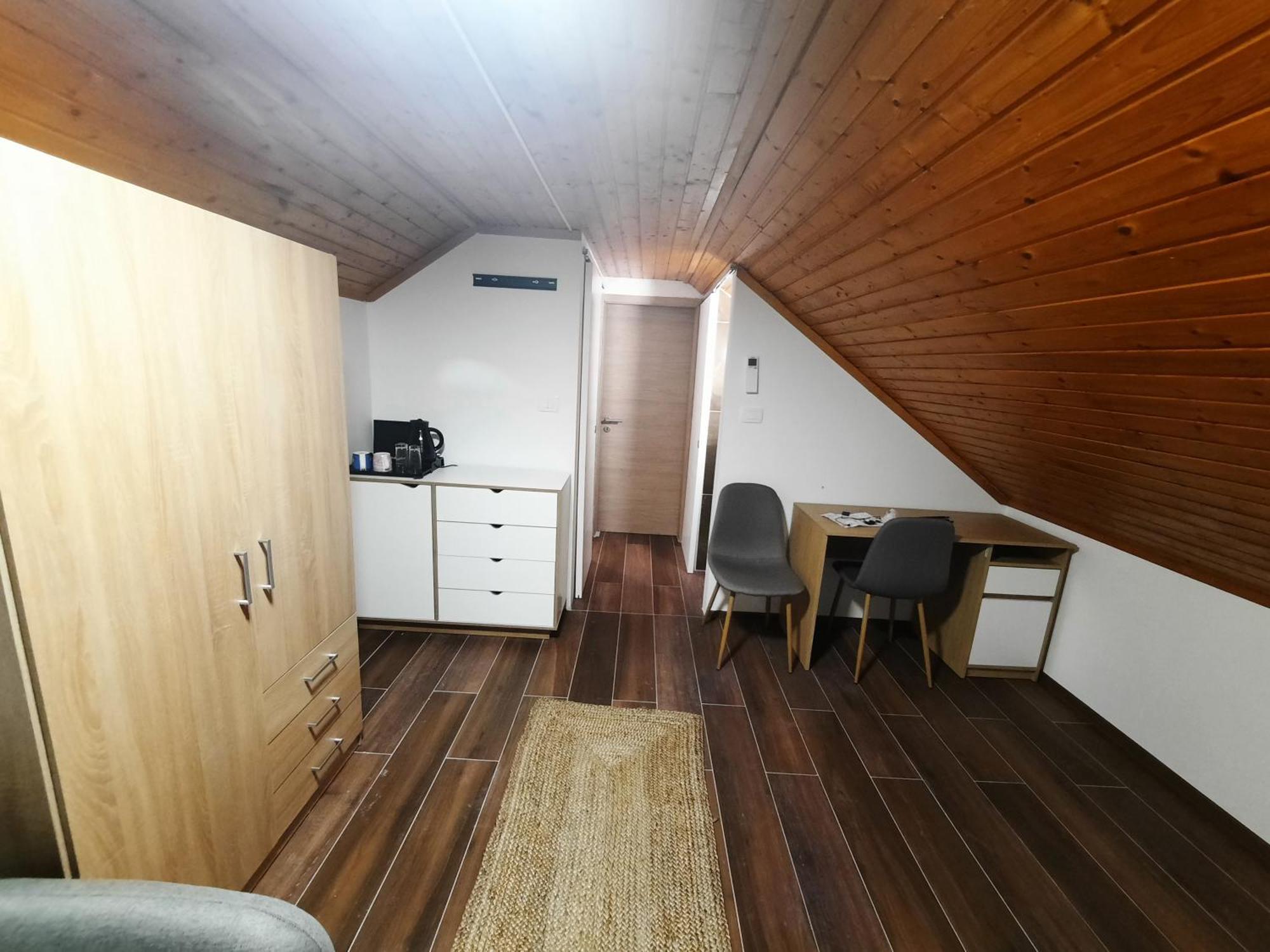 Gostisce Jezero Bed and Breakfast Medvode Δωμάτιο φωτογραφία