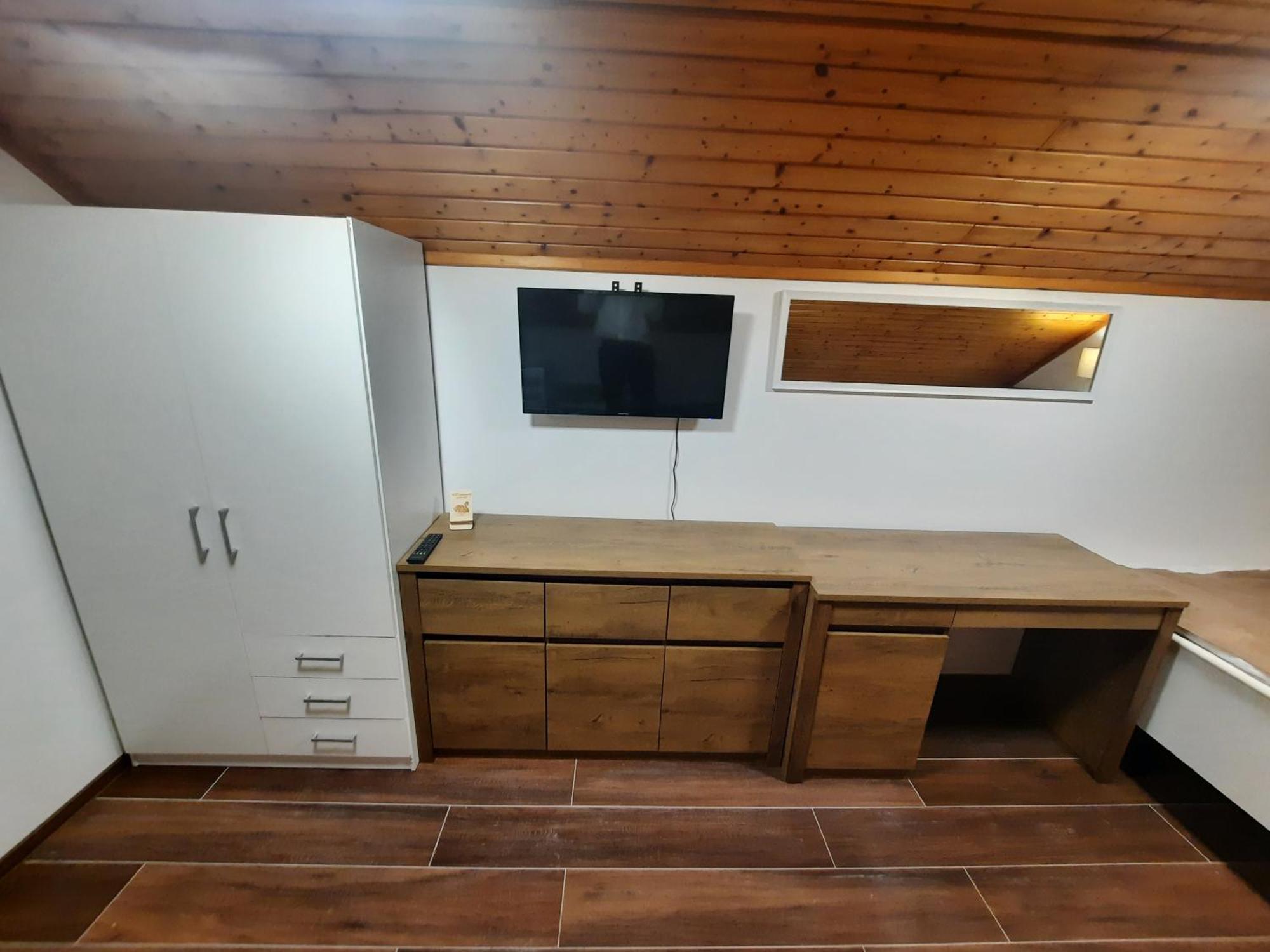 Gostisce Jezero Bed and Breakfast Medvode Δωμάτιο φωτογραφία