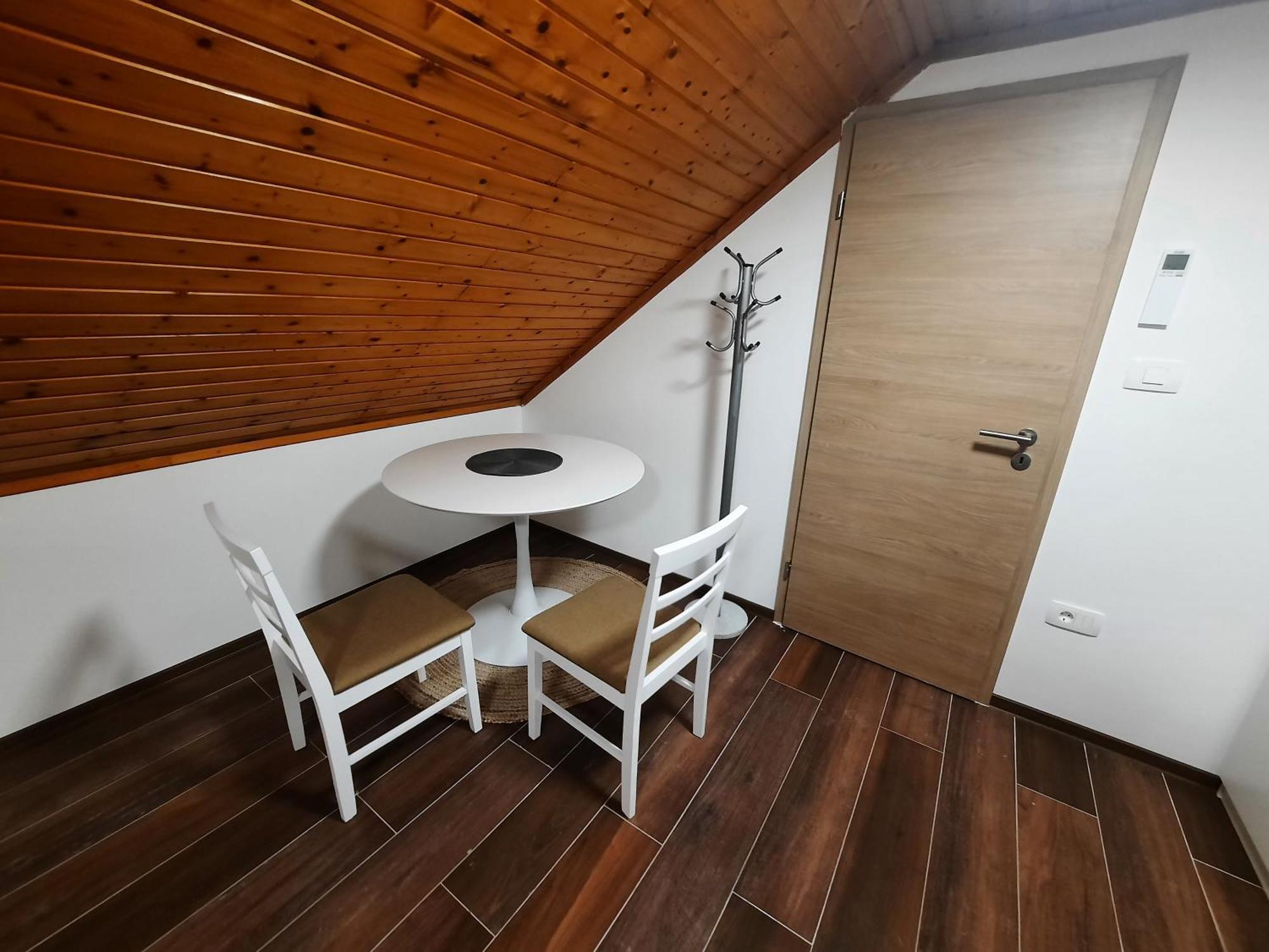 Gostisce Jezero Bed and Breakfast Medvode Δωμάτιο φωτογραφία