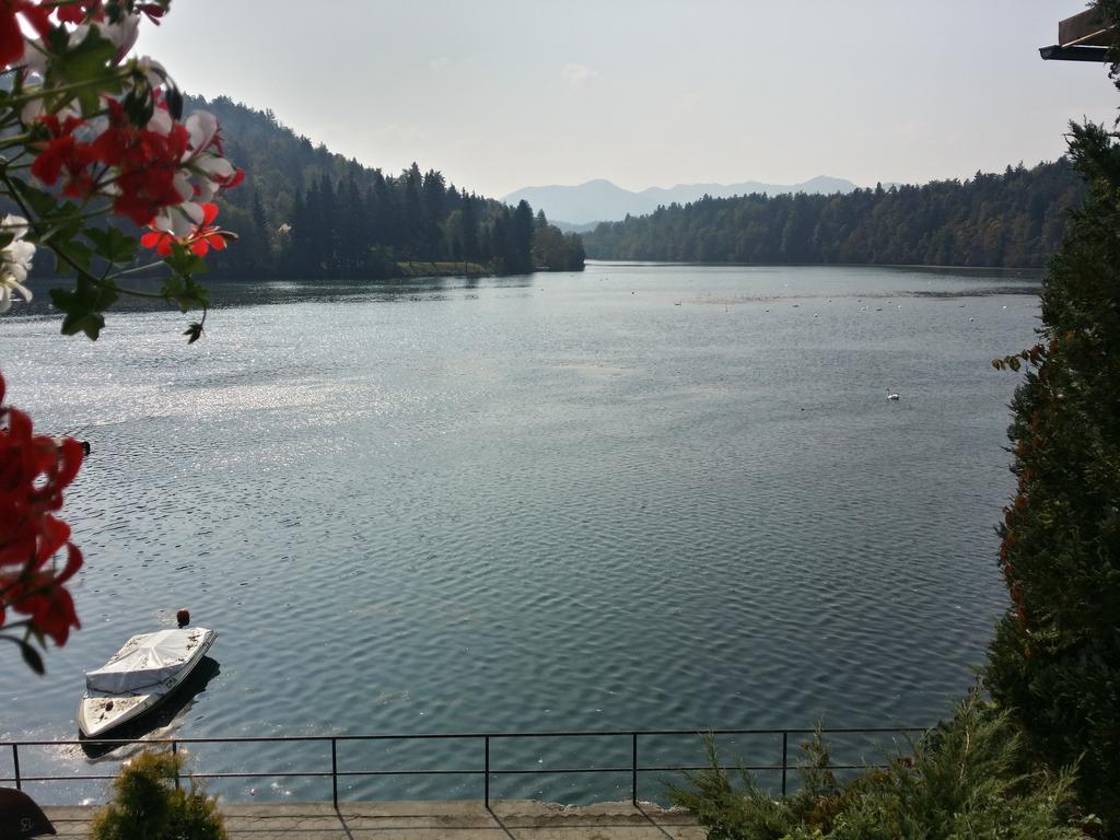 Gostisce Jezero Bed and Breakfast Medvode Εξωτερικό φωτογραφία