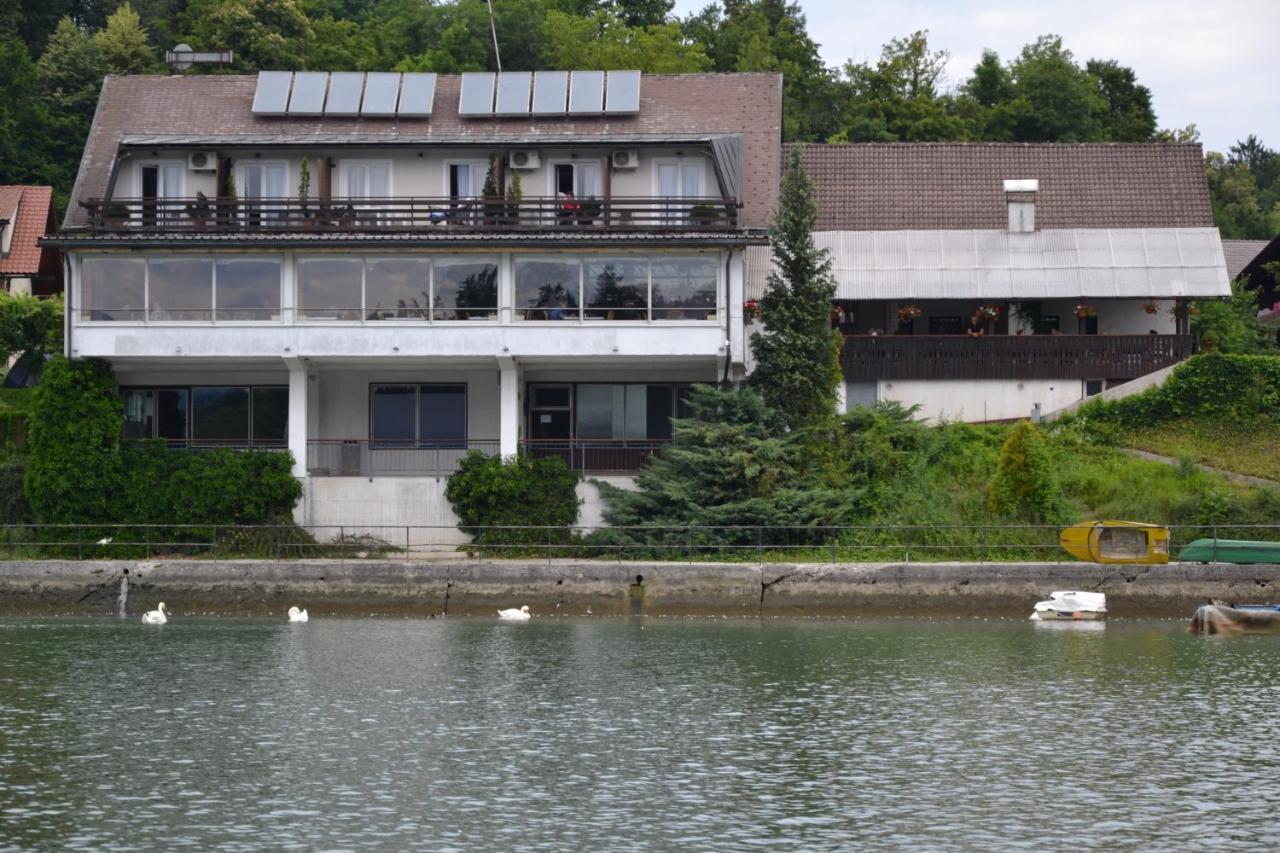 Gostisce Jezero Bed and Breakfast Medvode Εξωτερικό φωτογραφία